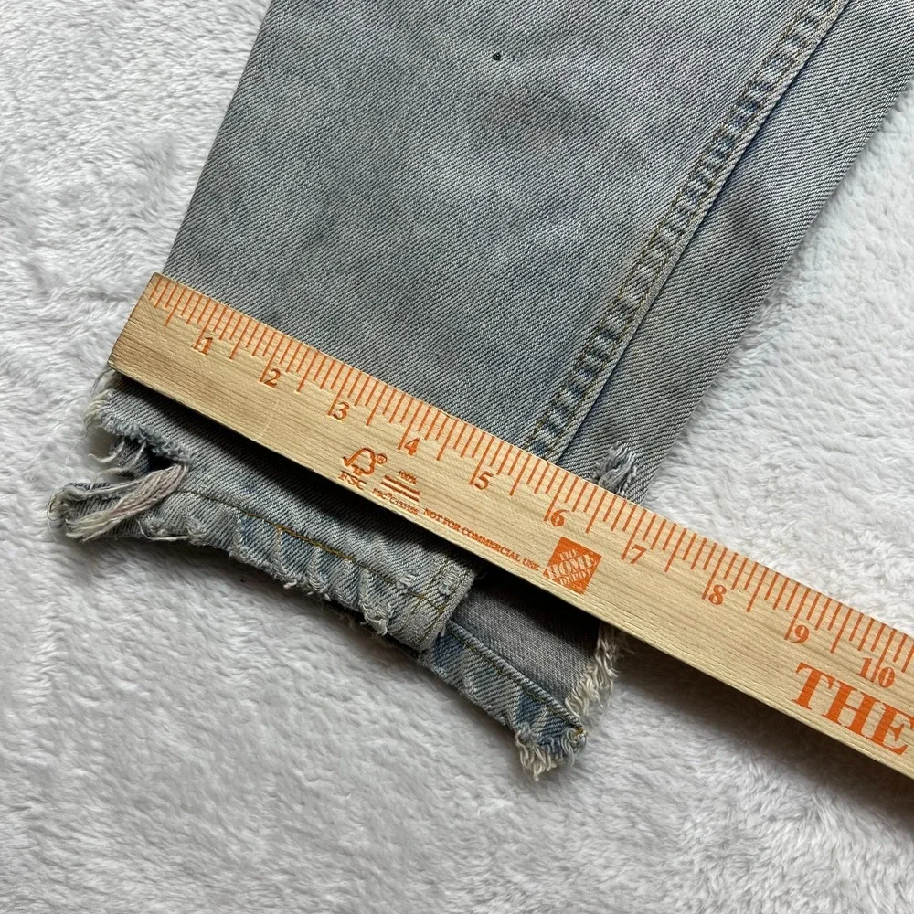 Vintage Levi's 560 Relaxed Fit Tapered Leg Jeans Mens 29X33.5 Blue Denim - Flaws